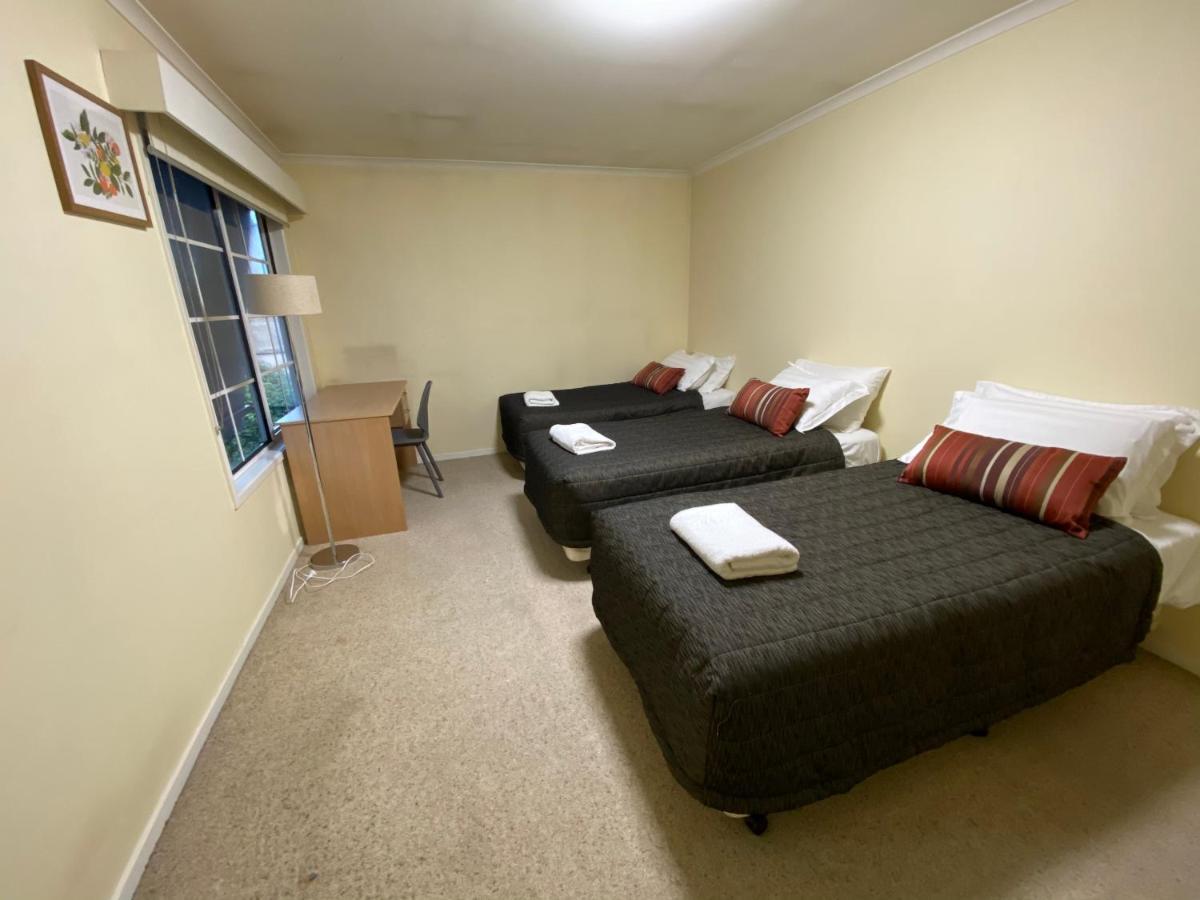 Redwood Manor Motel Apartments Warrnambool Exterior photo