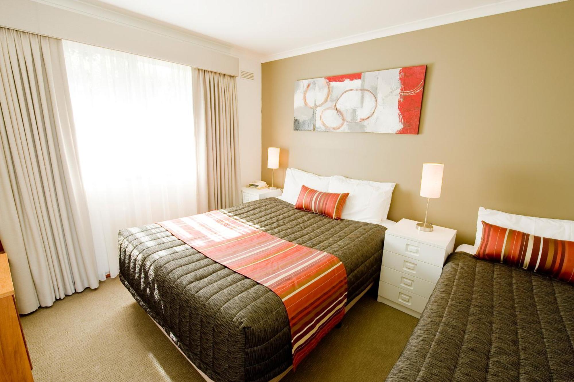 Redwood Manor Motel Apartments Warrnambool Exterior photo