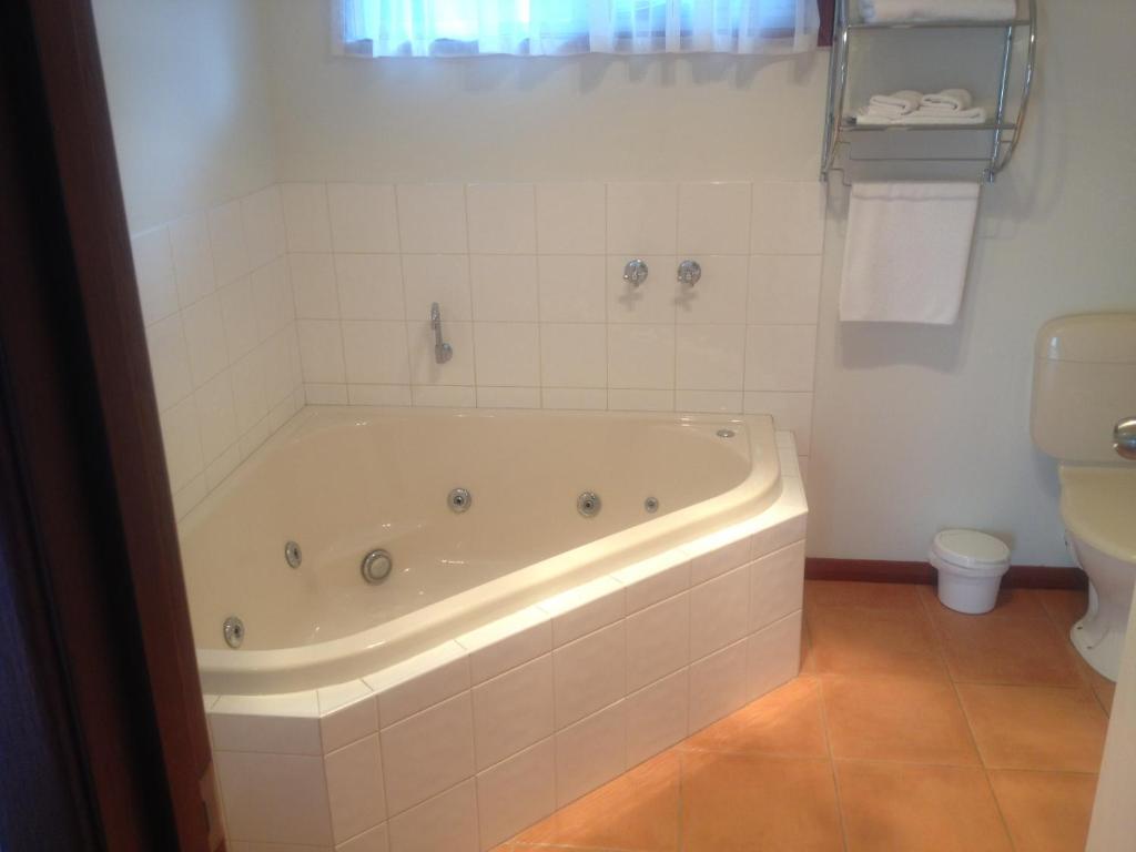 Redwood Manor Motel Apartments Warrnambool Room photo