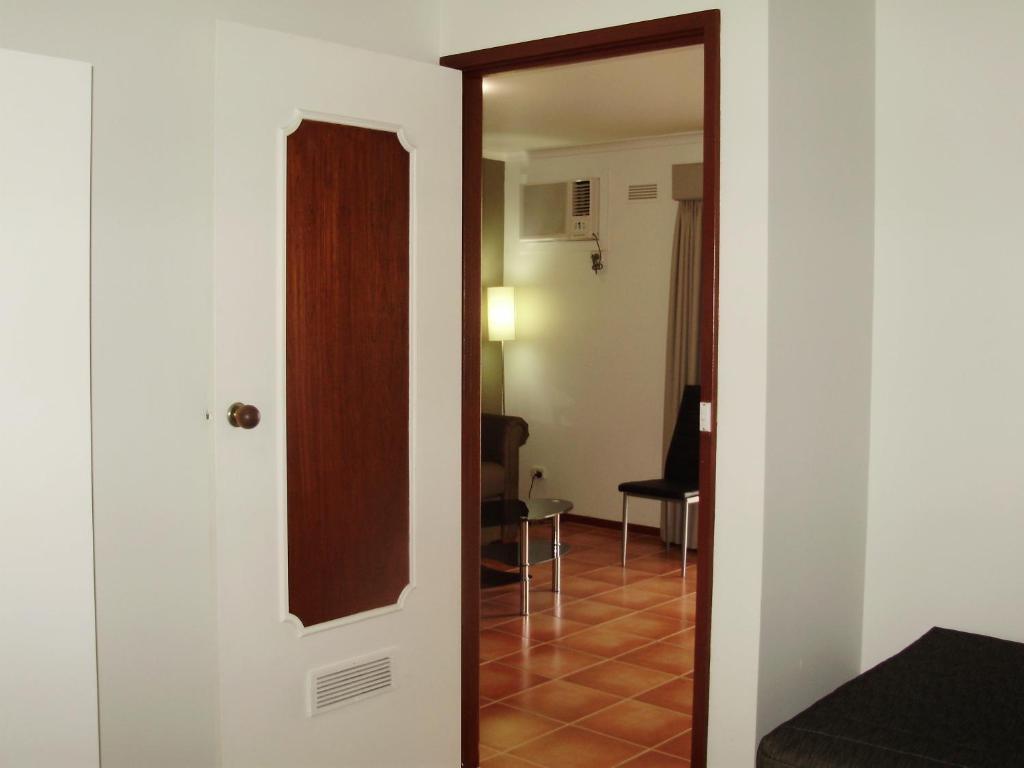 Redwood Manor Motel Apartments Warrnambool Exterior photo